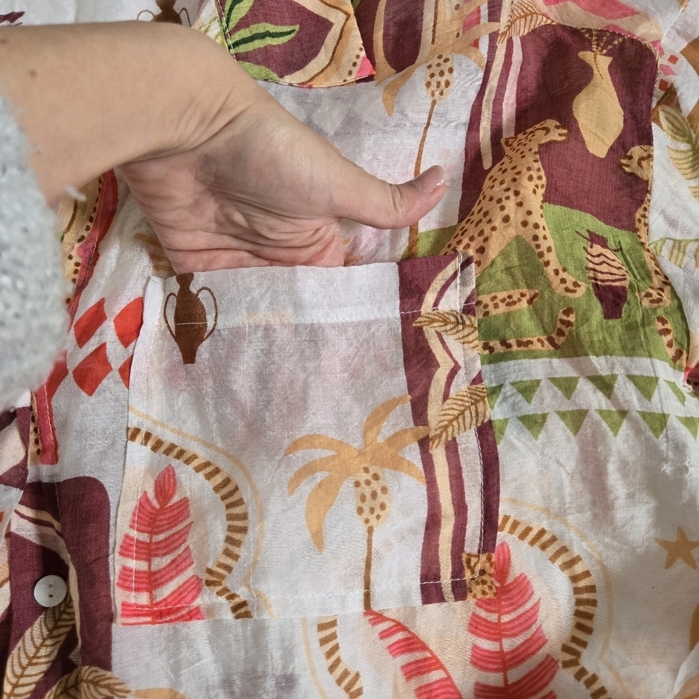 Peach women's button-down blouse with cheetahs and checkered tropical print S - Picture 5 of 8